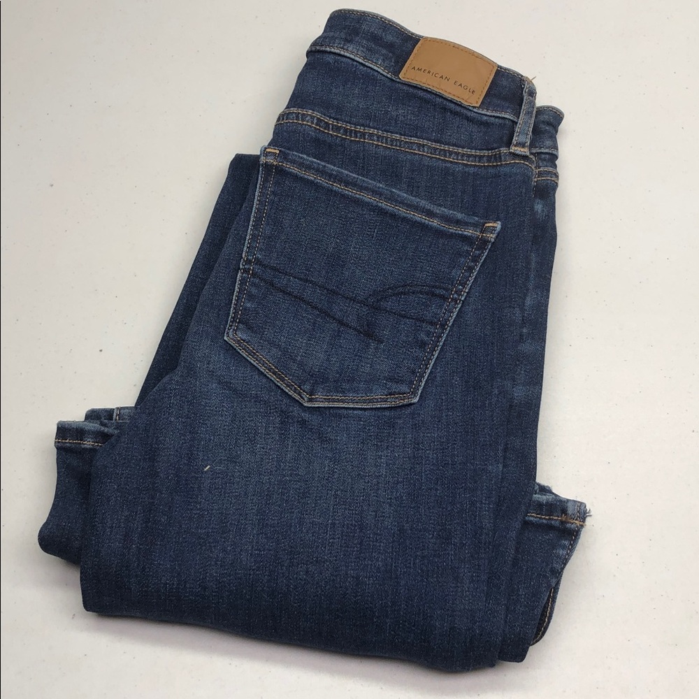 LIKE NEW AMERICAN EAGLE SUPER HI-RISE FLARE JEANS 00/24x30 ⭐️